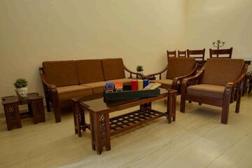 Living Room in 6 BHK Independent House at Sector 22 – for Rent