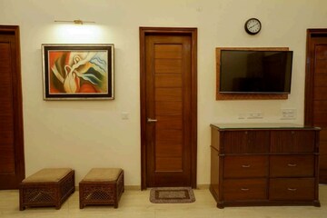 Furnished Amenities in 6 BHK Independent House at Sector 22 – for Rent