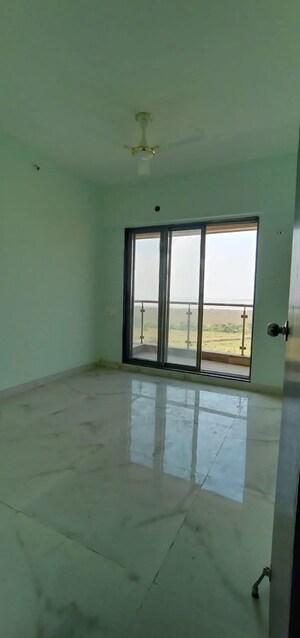 Room in 2 BHK Apartment at Mayuresh Delta, Ulwe – for Rent