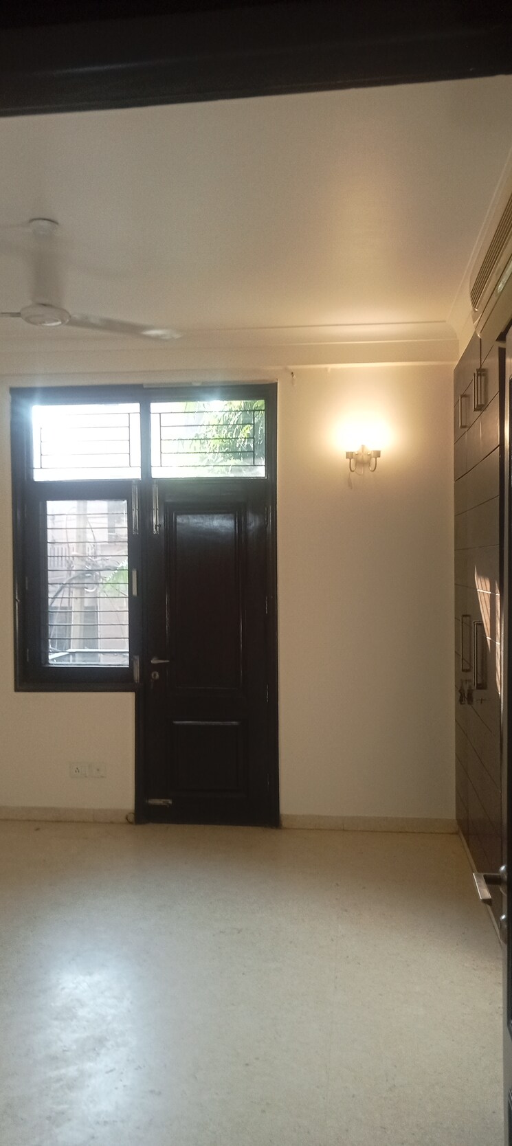Room, safdarjung development area 4 Bedroom 400 Sq.Yd. Builder Floor In Safdarjung Development Area Delhi 9472406