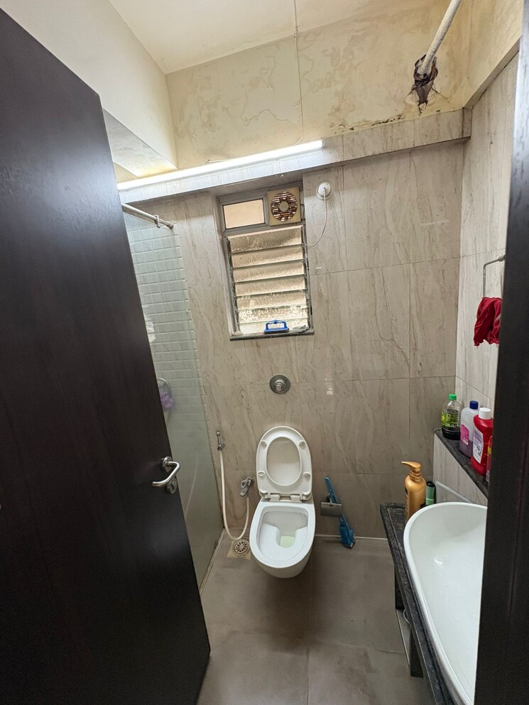 Bathroom, soham-tropical-lagoon 2 Bedroom 865 Sq.Ft. Apartment In Ghodbunder Road Thane 9472474