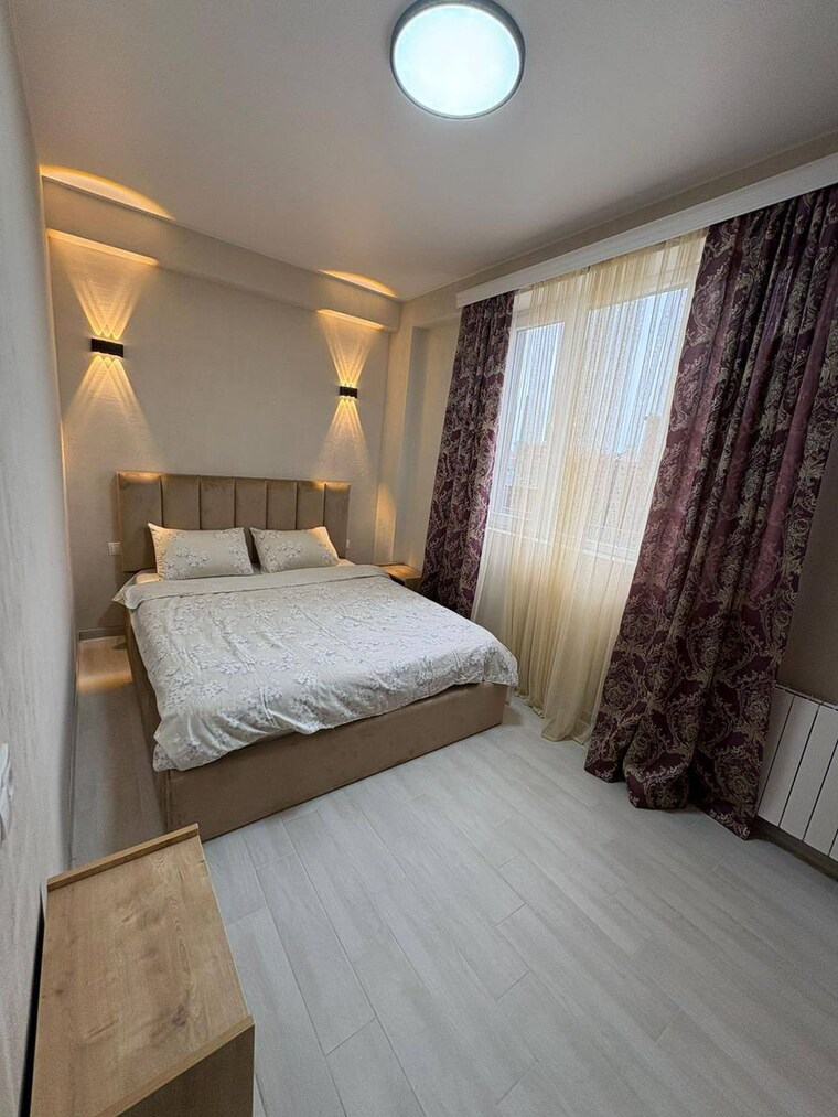 Bedroom, vasant kunj enclave 3 Bedroom 150 Sq.Yd. Builder Floor In Vasant Kunj Enclave Delhi 9472498