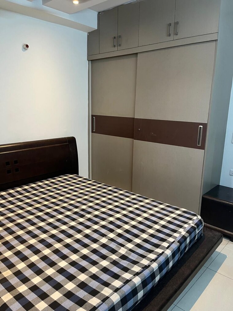 Bedroom, sector 40 3 Bedroom 1800 Sq.Ft. Builder Floor In Sector 40 Gurgaon 9472520