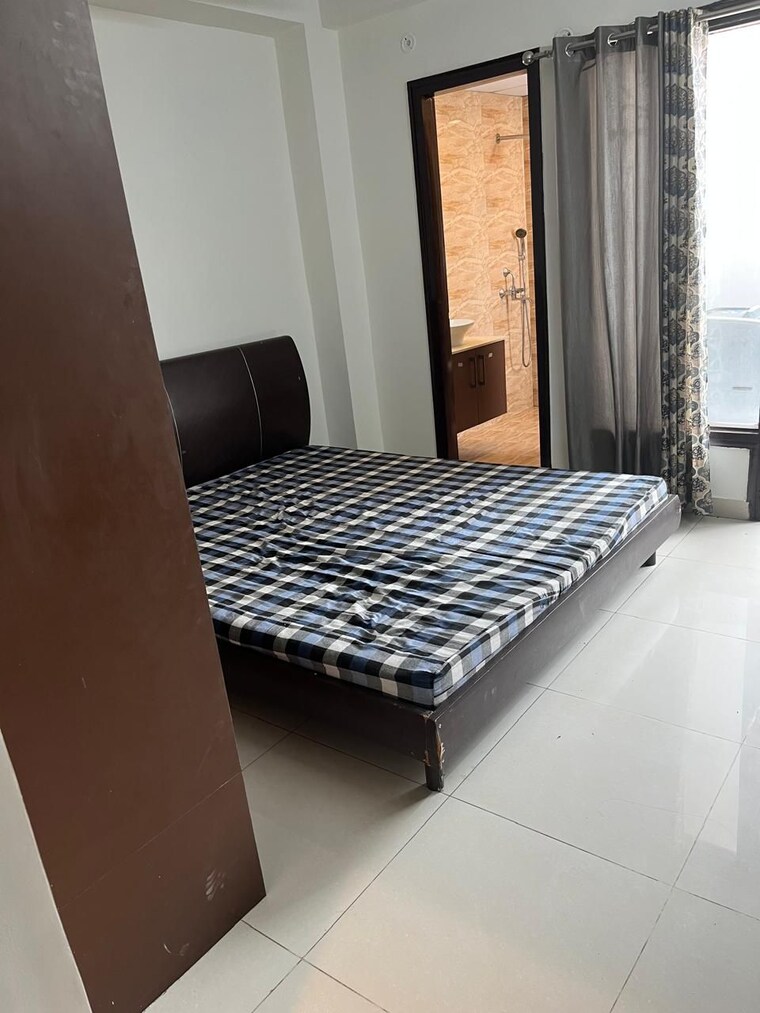 Bedroom, sector 40 3 Bedroom 1800 Sq.Ft. Builder Floor In Sector 40 Gurgaon 9472520