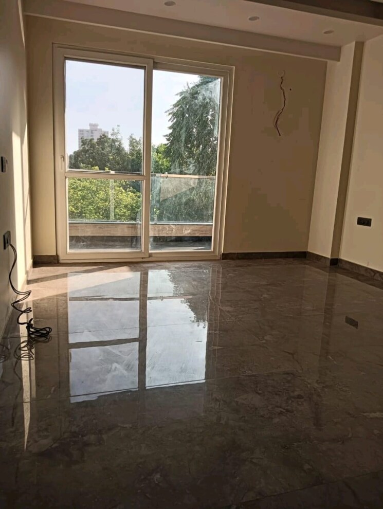 Room, sector 46 4 Bedroom 3000 Sq.Ft. Builder Floor In Sector 46 Gurgaon 9472554