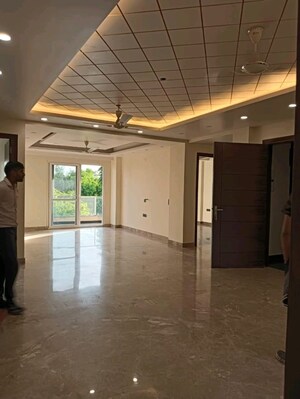 Living Room in 4 BHK Builder Floor at Sector 46 – for Rent