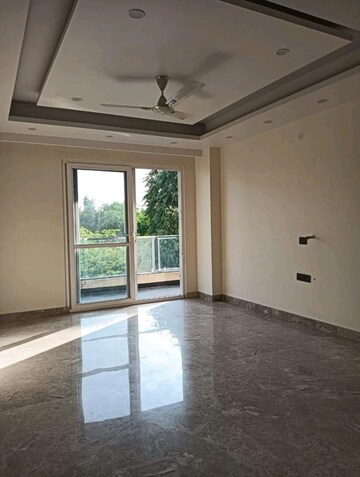 Room in 4 BHK Builder Floor at Sector 46 – for Rent