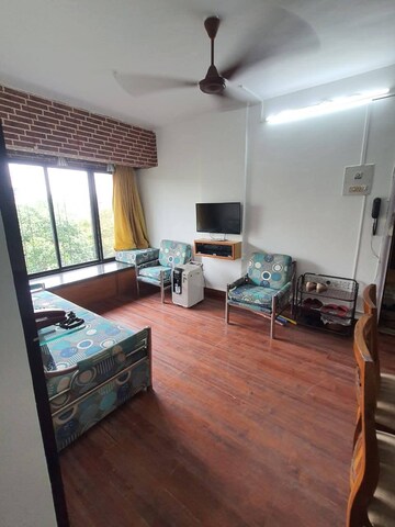 Bedroom in 1 BHK Apartment at Anand CHS Matunga, Matunga East – for Rent