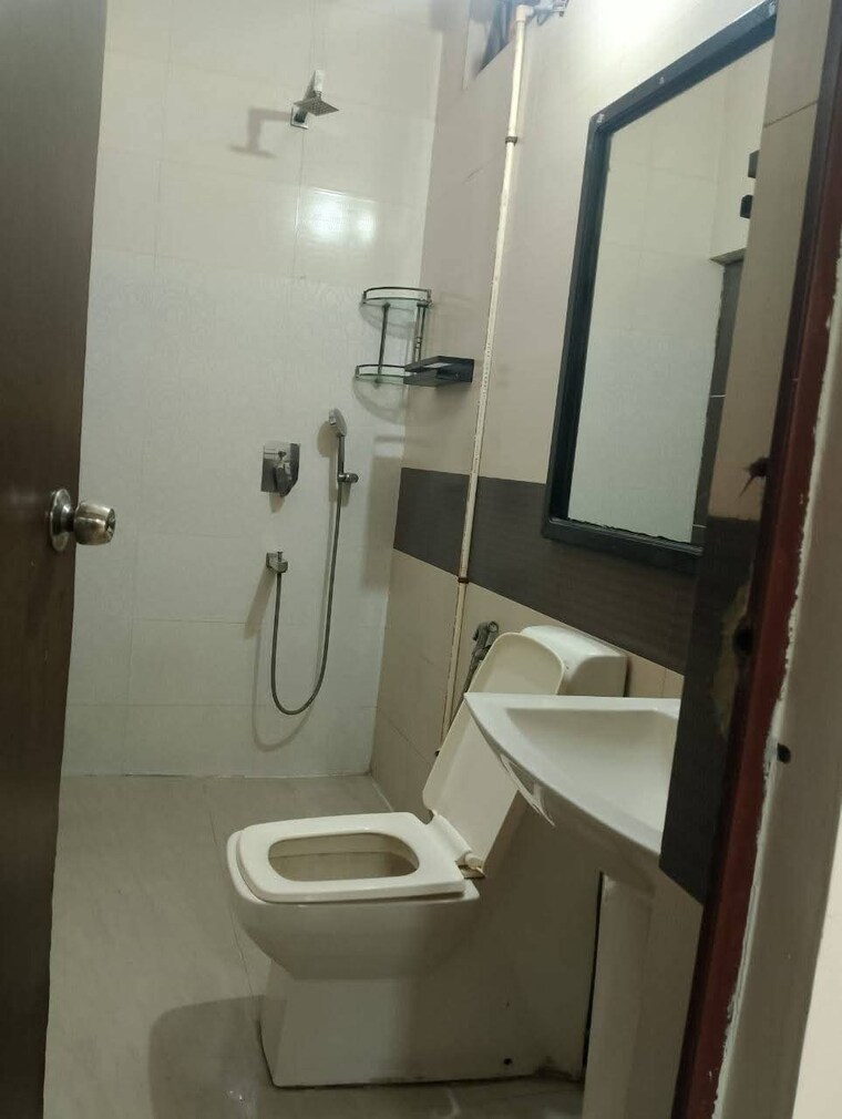 Bathroom, chattarpur 2 Bedroom 850 Sq.Ft. Builder Floor In Chattarpur Delhi 9472614