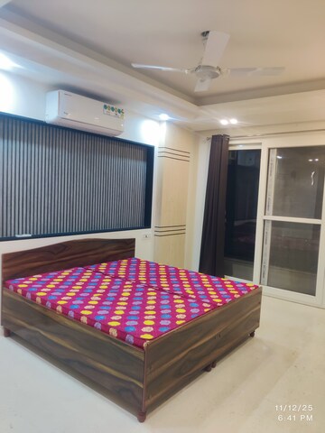 Bedroom in 3 BHK Builder Floor at Sector 46 – for Rent