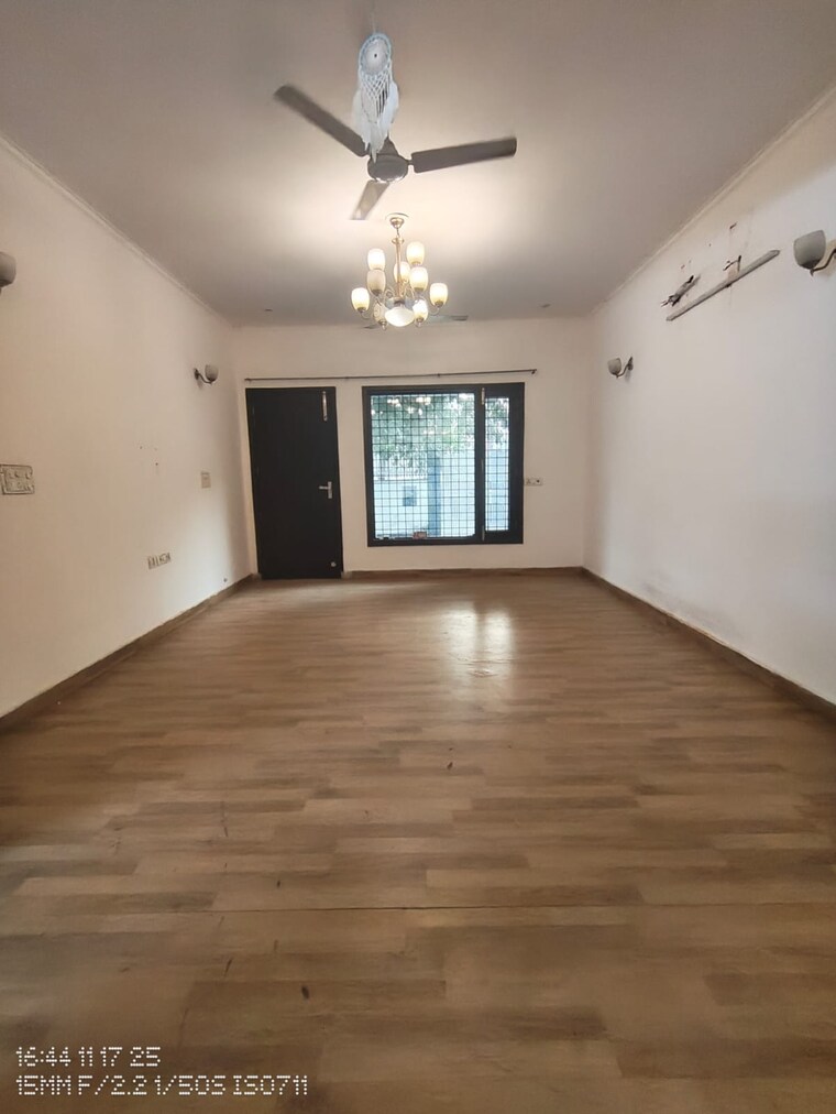 Room, sector 46 3 Bedroom 2300 Sq.Ft. Builder Floor In Sector 46 Gurgaon 9472641