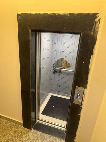 Lift in 3 BHK Builder Floor at Sector 46 – for Rent