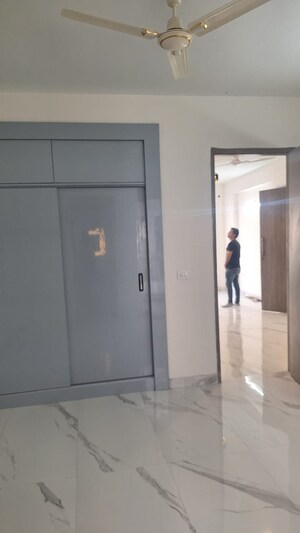 Building Lobby in 3.5 BHK Builder Floor at Smart World Gems, Sector 89 – for Rent