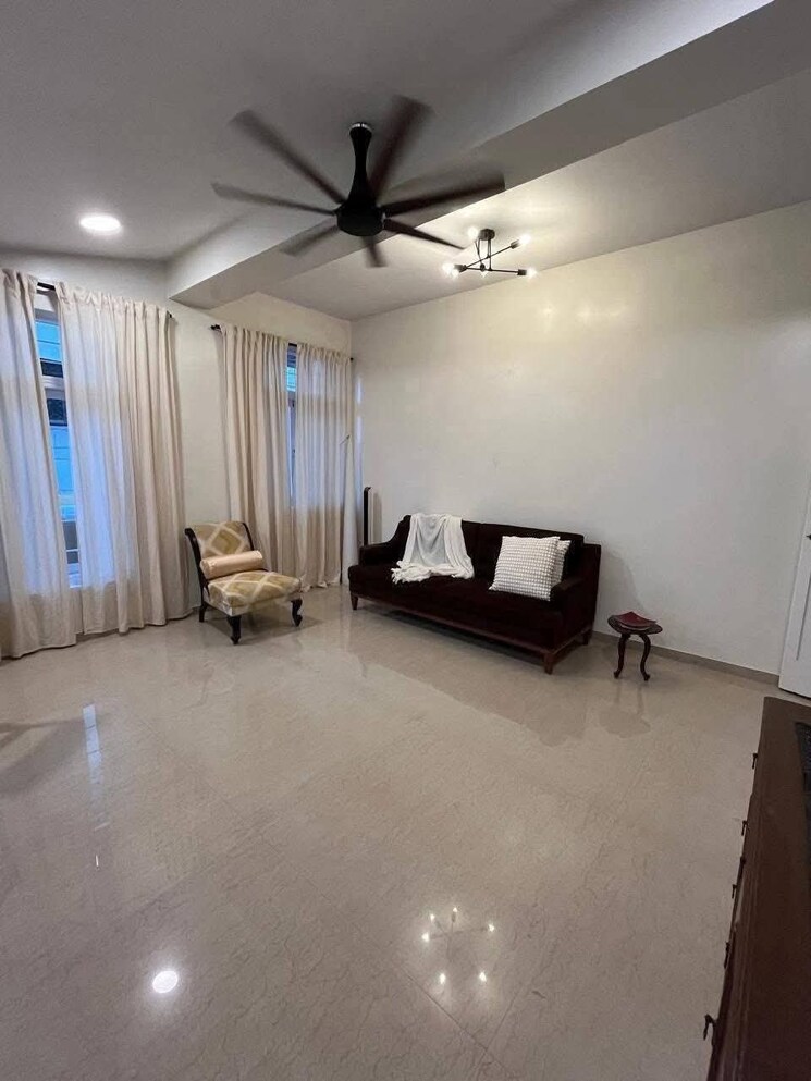 Living Room, earth-building 3 Bedroom 1000 Sq.Ft. Apartment In Matunga East Mumbai 9472730