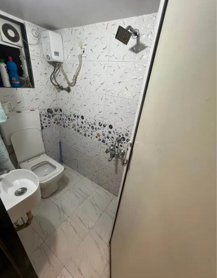 Bathroom, krishna-geeta 1 Bedroom 500 Sq.Ft. Apartment In Bhayandar East Thane 9472733