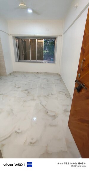 Room in 1 BHK Apartment at Ram Niwas Dadar East, Dadar East – for Rent