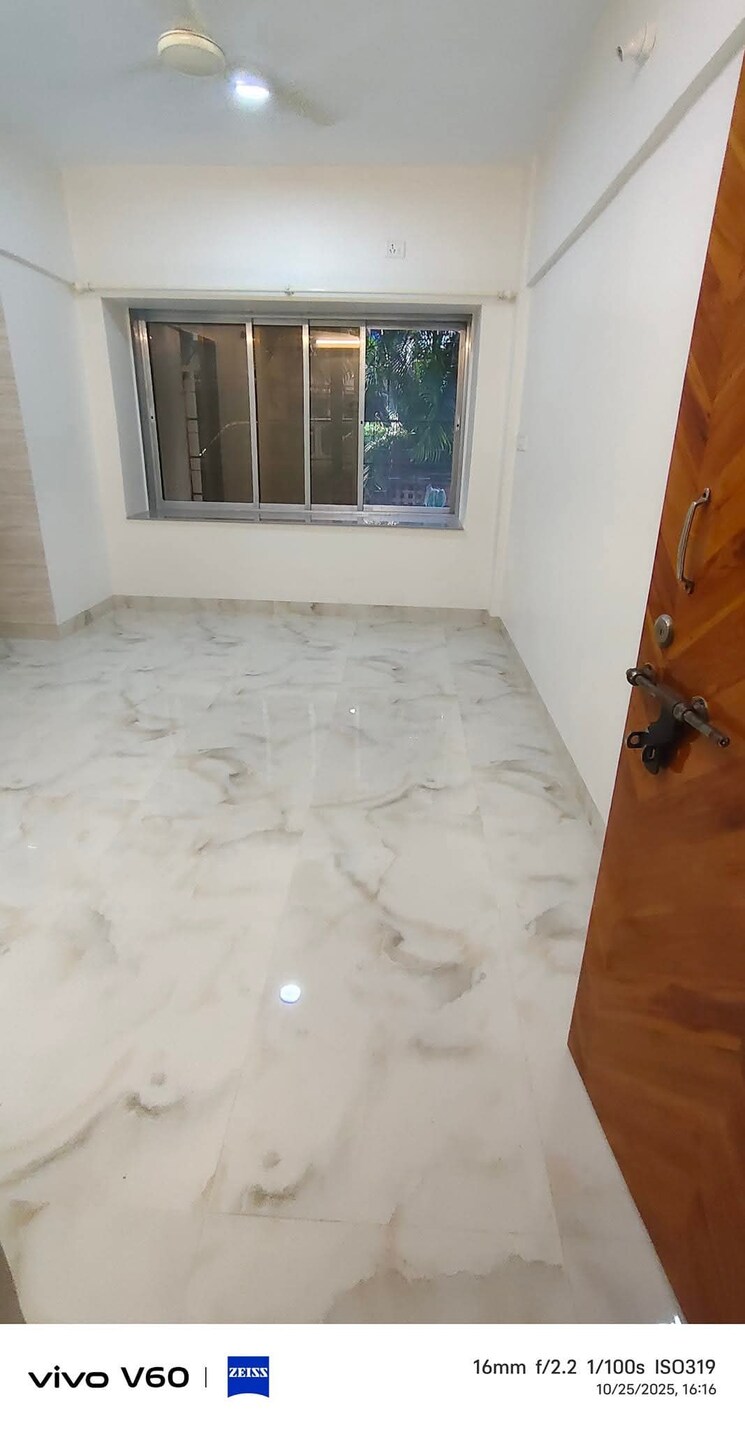 Room, ram-niwas-dadar-east 1 Bedroom 500 Sq.Ft. Apartment In Dadar East Mumbai 9472739