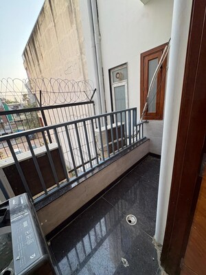 Balcony in 2 BHK Builder Floor at Sector 47 – for Rent