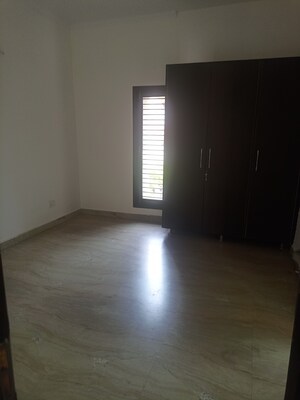 Room in 2 BHK Independent House at RWA Apartments Sector 41, Sector 41 – for Rent