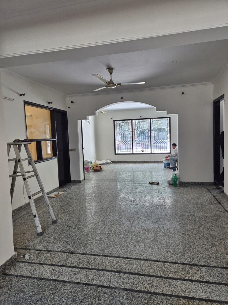 Living Room, sector 15 3 Bedroom 2500 Sq.Ft. Builder Floor In Sector 15 Gurgaon 9472763