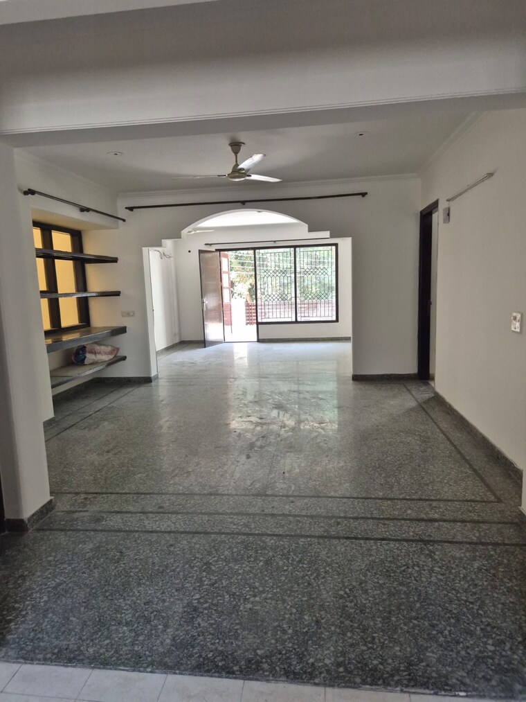 Room, sector 15 3 Bedroom 2500 Sq.Ft. Builder Floor In Sector 15 Gurgaon 9472763