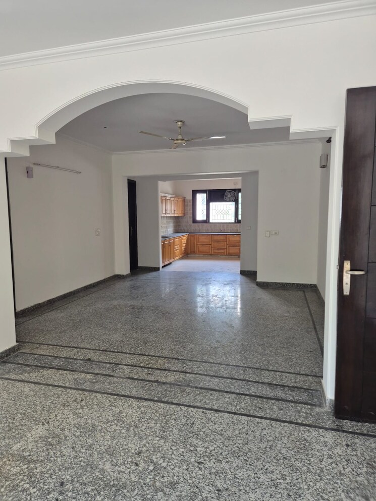 undefined, sector 15 3 Bedroom 2500 Sq.Ft. Builder Floor In Sector 15 Gurgaon 9472763