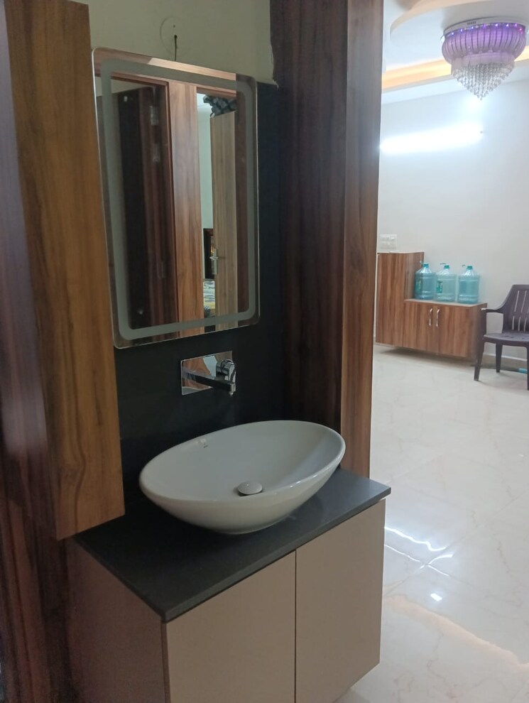 Bathroom, sector 14 2 Bedroom 1500 Sq.Ft. Builder Floor In Sector 14 Gurgaon 9472784