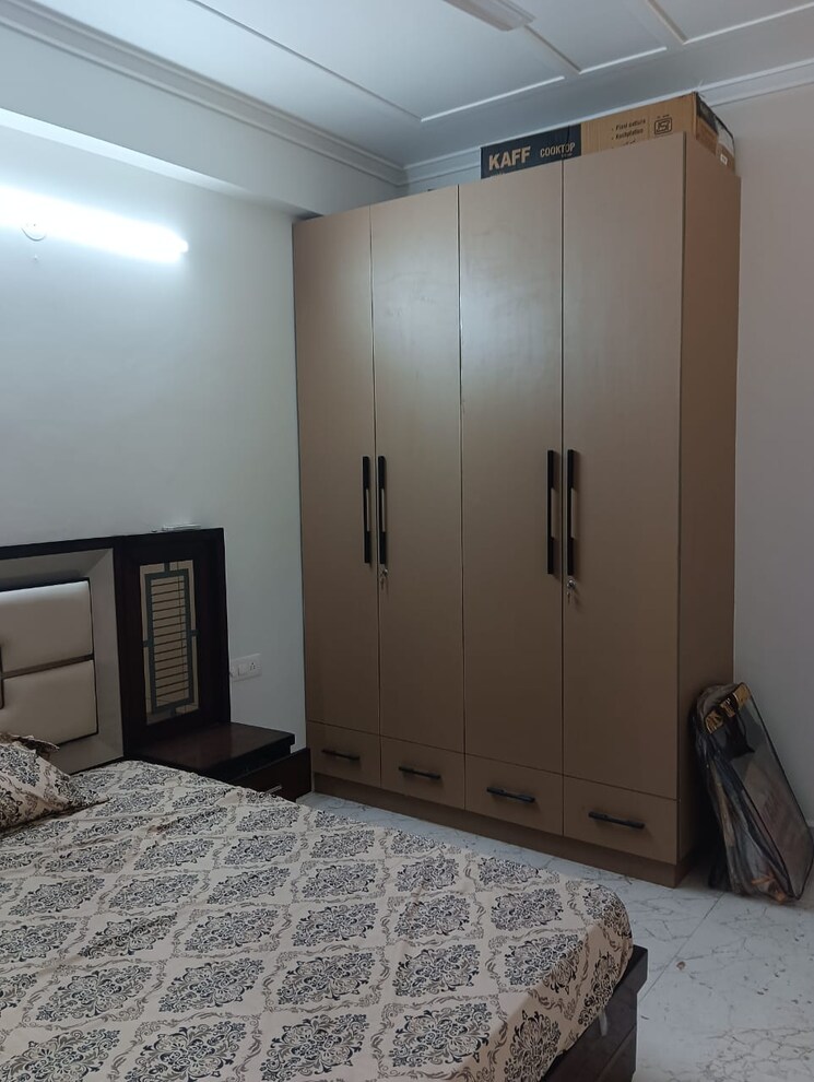 Room, sector 14 2 Bedroom 1500 Sq.Ft. Builder Floor In Sector 14 Gurgaon 9472784