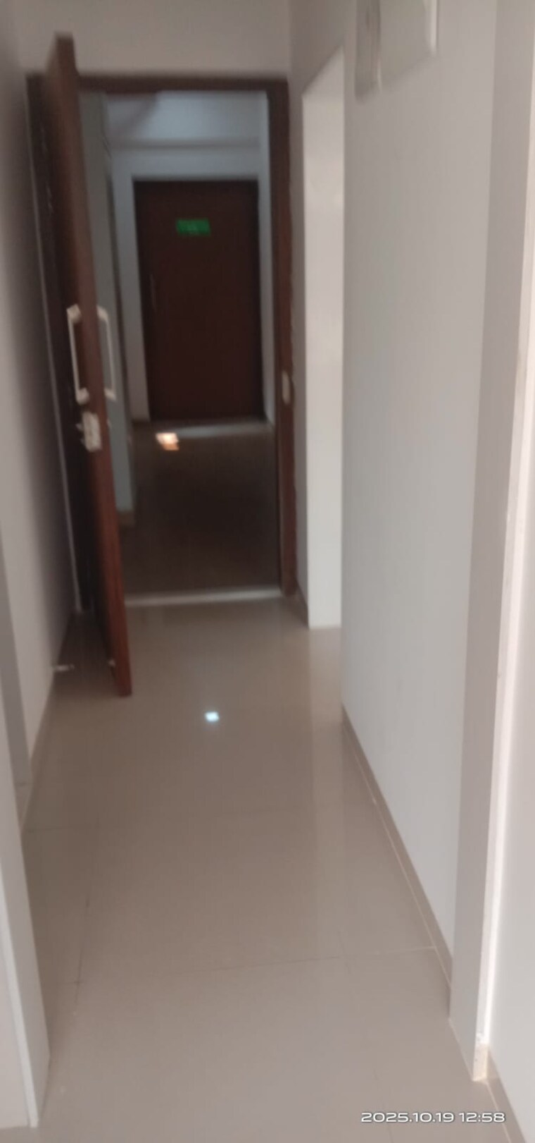 Room, dadar west 1 Bedroom 425 Sq.Ft. Apartment In Dadar West Mumbai 9472904