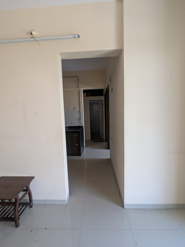 Room, shree-satya-shankar-residency 1.5 Bedroom 535 Sq.Ft. Apartment In Manpada Thane 9472876