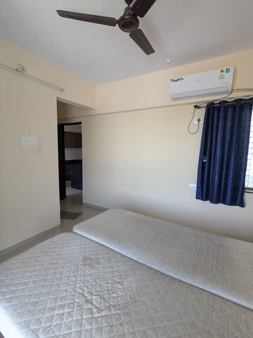 Room in 1.5 BHK Apartment at Shree Satya Shankar Residency, Manpada – for Rent