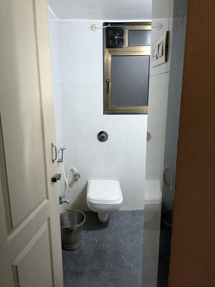 Bathroom, shree-satya-shankar-residency 3 Bedroom 850 Sq.Ft. Apartment In Manpada Thane 9472803