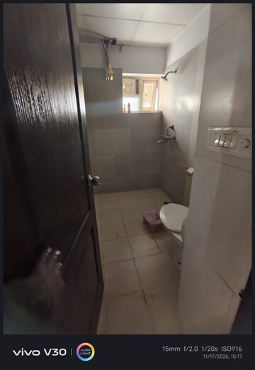 Bathroom in 3.5 BHK Apartment at Gomti Nagar – for Rent