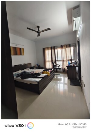 Master Bedroom in 3.5 BHK Apartment at Gomti Nagar – for Rent