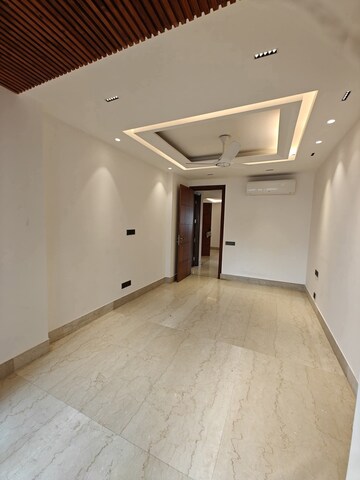 Room in 1 BHK Builder Floor at Saket – for Rent