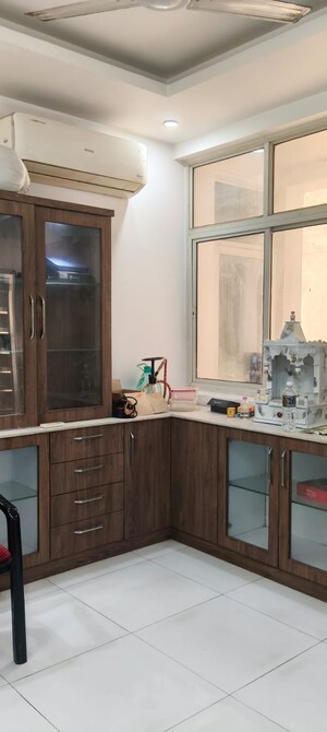 Kitchen in 3.5 BHK Apartment at Gomti Nagar – for Rent