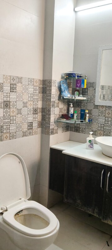 Bathroom in 3.5 BHK Apartment at Gomti Nagar – for Rent