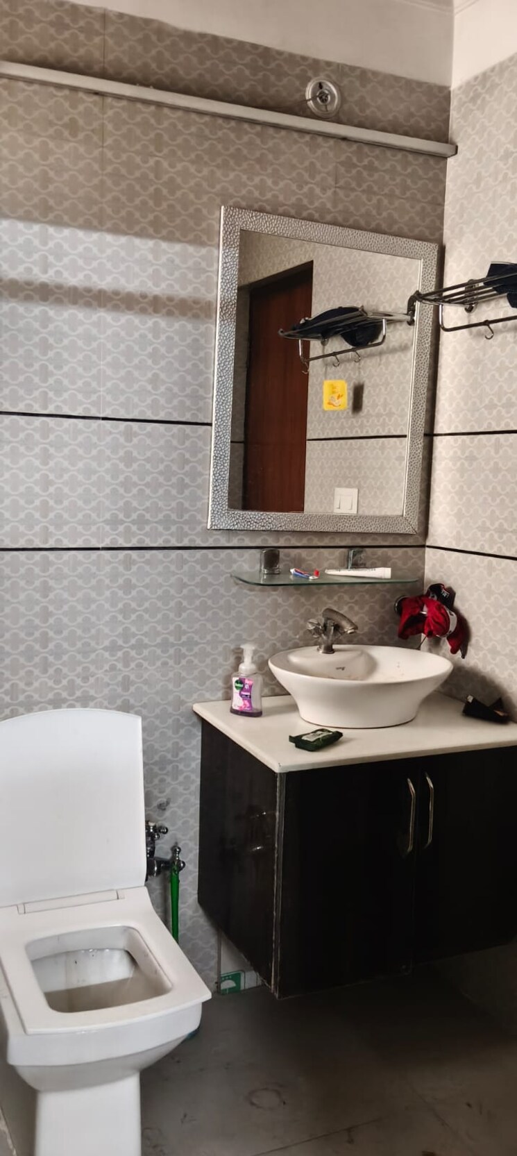 Attached Bathroom, gomti nagar 3.5 Bedroom 2160 Sq.Ft. Apartment In Gomti Nagar Lucknow 9472929