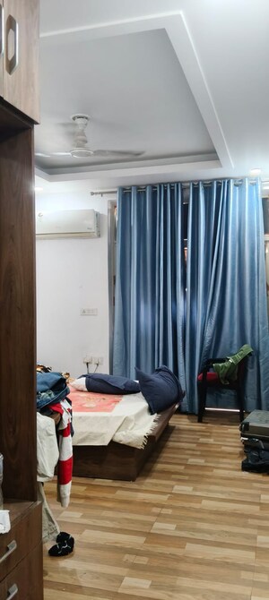 Living Room in 3.5 BHK Apartment at Gomti Nagar – for Rent