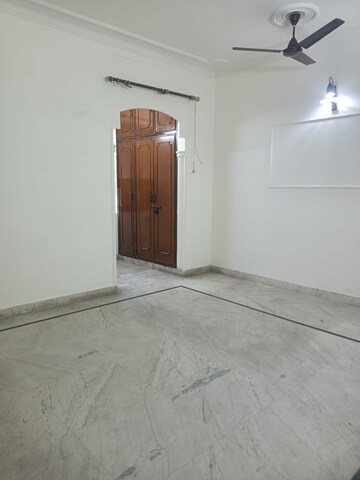 Master Bedroom in 3 BHK Builder Floor at Chitra Vihar – for Rent