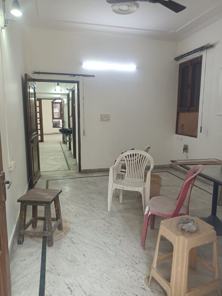 Living Room, chitra vihar 3 Bedroom 2500 Sq.Ft. Builder Floor In Chitra Vihar Delhi 9472983