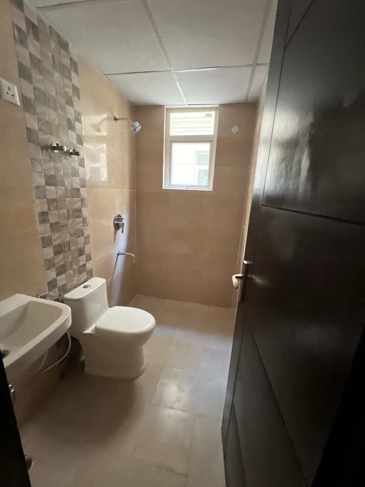 Bathroom, signature-global-park-4-and-5 3 Bedroom 1120 Sq.Ft. Builder Floor In Sohna Sector 36 Gurgaon 9472986