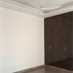 Room in 3 BHK Builder Floor at Gardenia Glory, Sector 46 – for Rent
