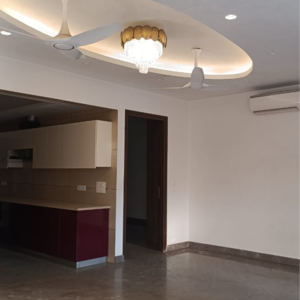 Building Lobby in 3 BHK Builder Floor at Gardenia Glory, Sector 46 – for Rent