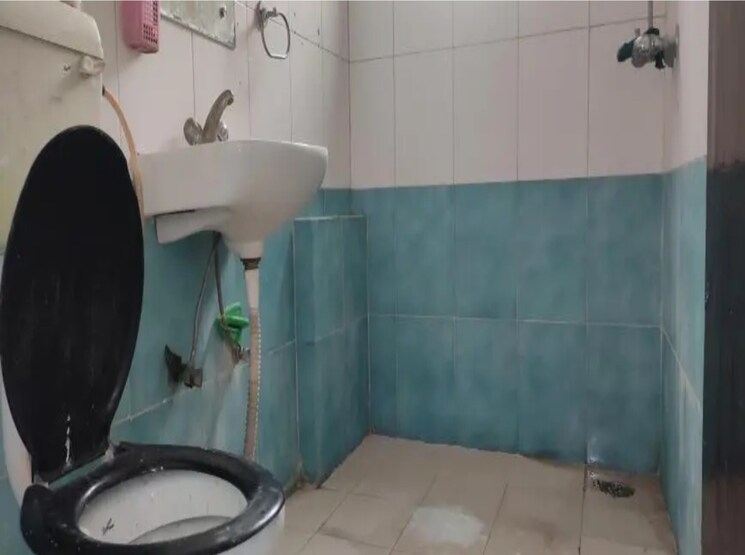 Bathroom, srs-residency 2 Bedroom 1304 Sq.Ft. Apartment In Sector 88 Faridabad 9473005