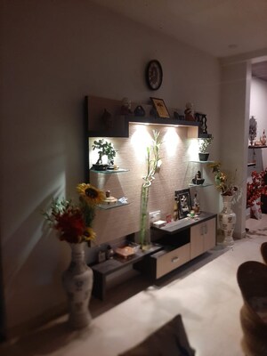 Furnished Amenities in 3 BHK Apartment at Trimurtys Kachnar, C-Scheme – for Rent