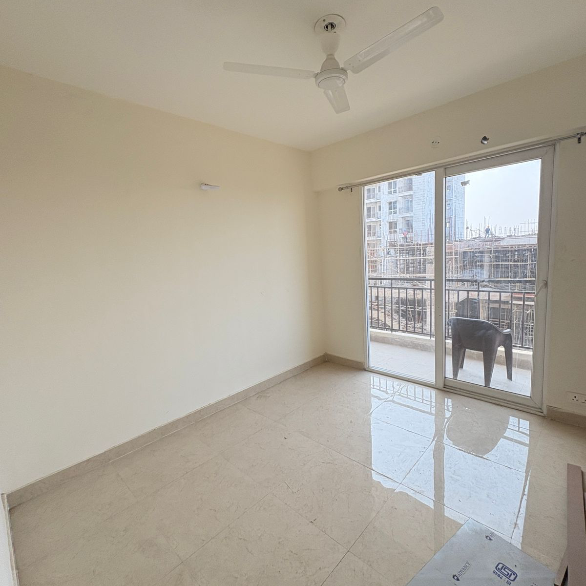 2 BHK Apartment For Rent in Signature The Millennia 3