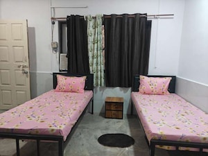 Bedroom in  Pg at Goregaon West – for Rent