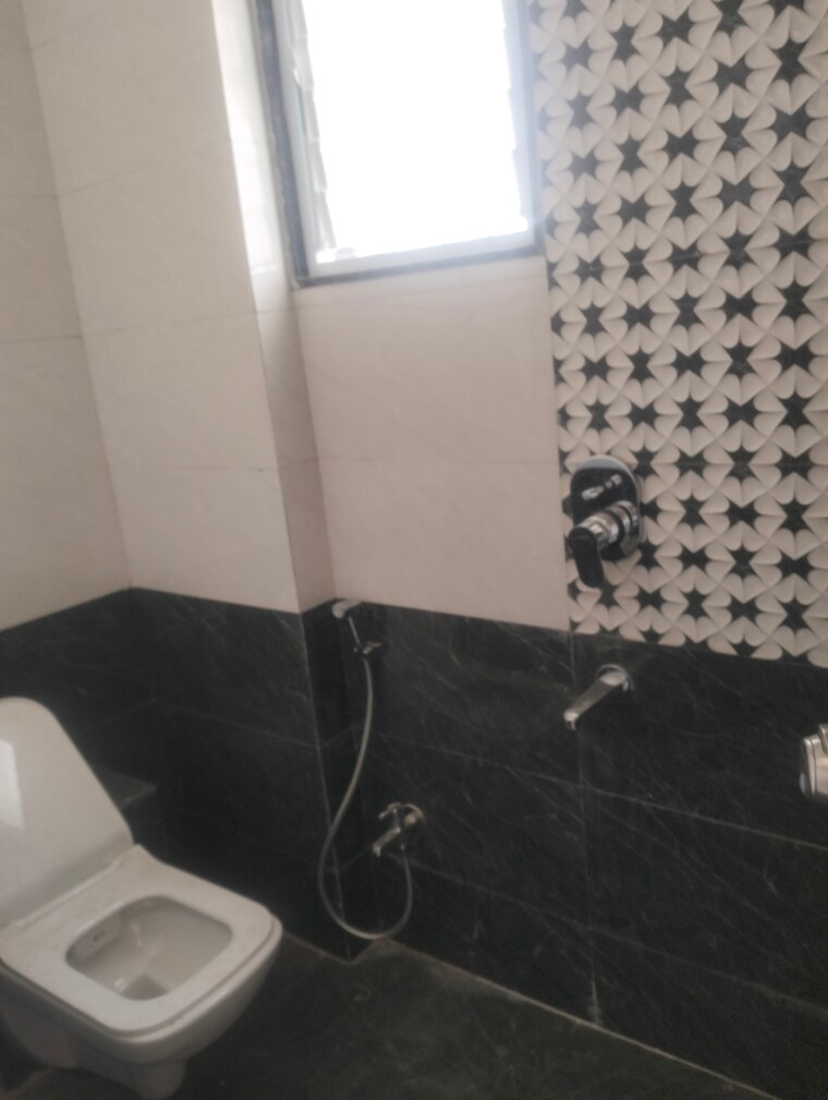 Bathroom, om-yashodham 2 Bedroom 1000 Sq.Ft. Apartment In Ravet Pune 9473036