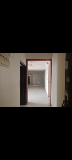 Room in 4 BHK Apartment at Ramprastha Coral Heights, Ramprastha Greens – for Rent